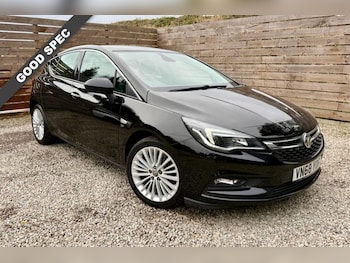 2018 (68) - 1.6T 16V 200 Elite Nav 5dr