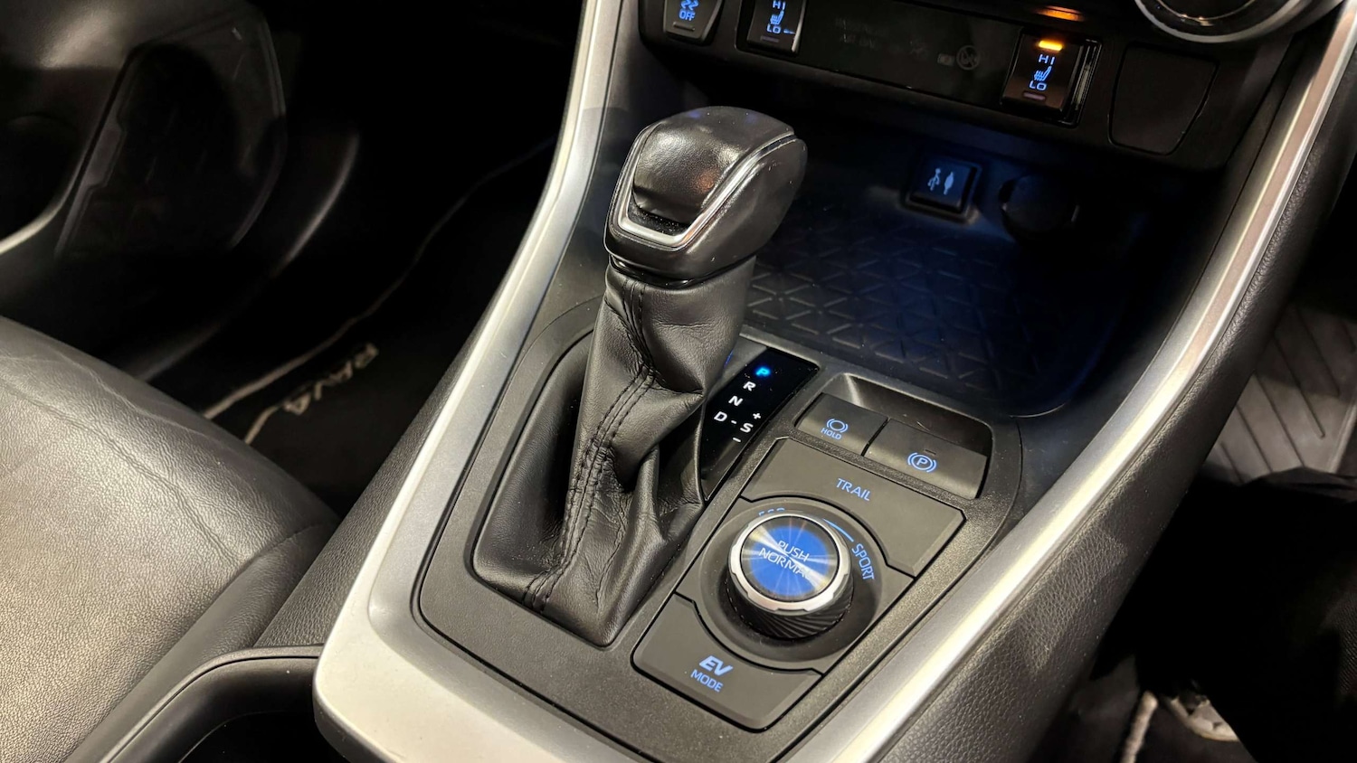 Used Toyota RAV4 2019 for sale - 77635033: Photo 27