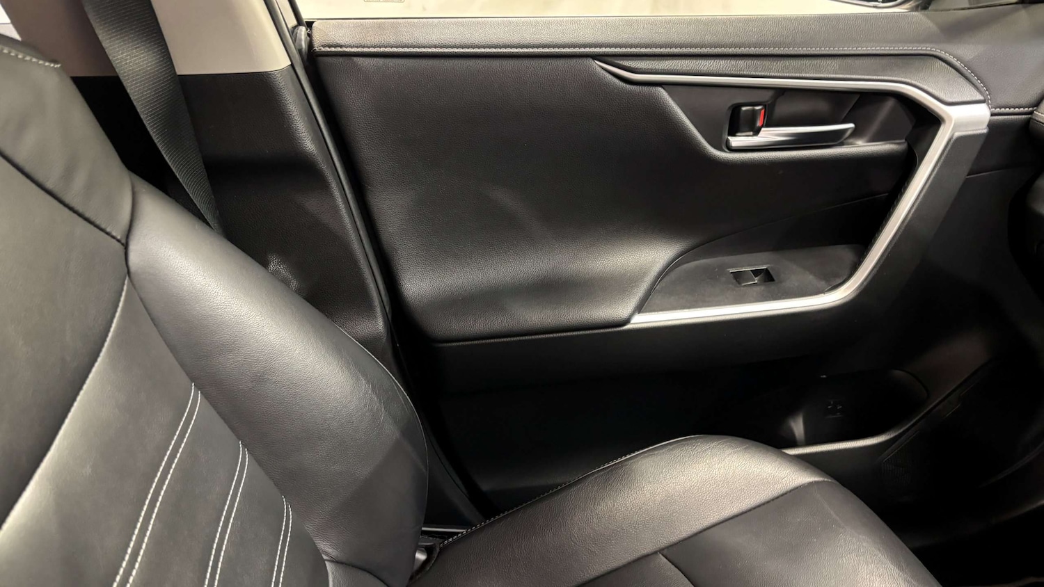 Used Toyota RAV4 2019 for sale - 77635033: Photo 33