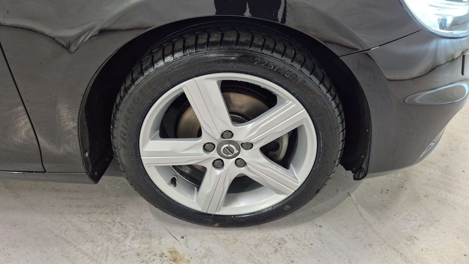 Used Volvo V40 2017 for sale - 75592287: Photo 10