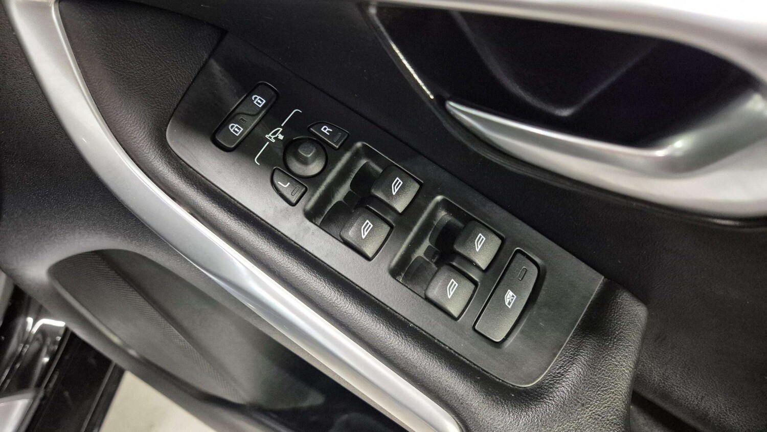 Used Volvo V40 2017 for sale - 75592287: Photo 19