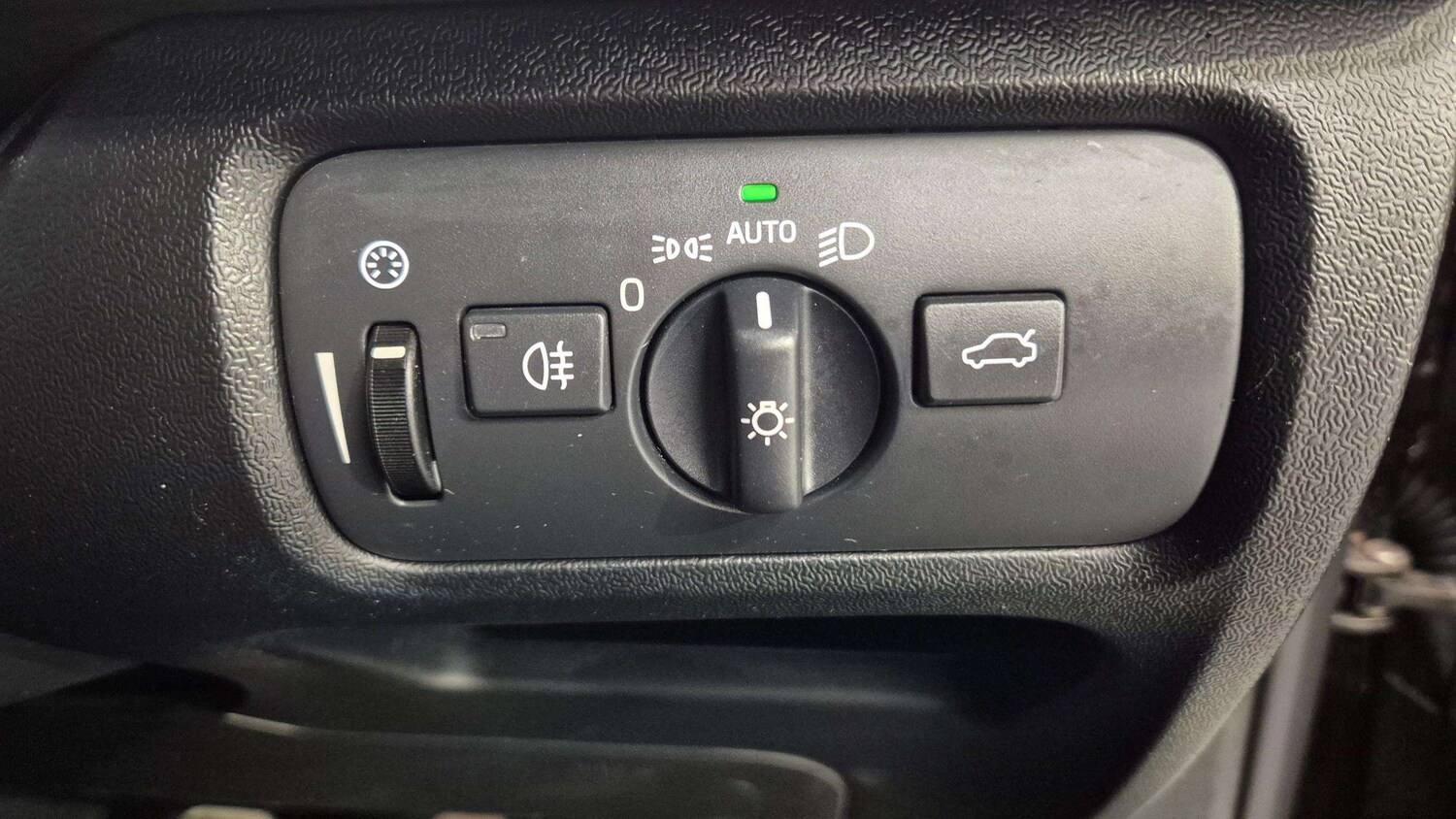 Used Volvo V40 2017 for sale - 75592287: Photo 20