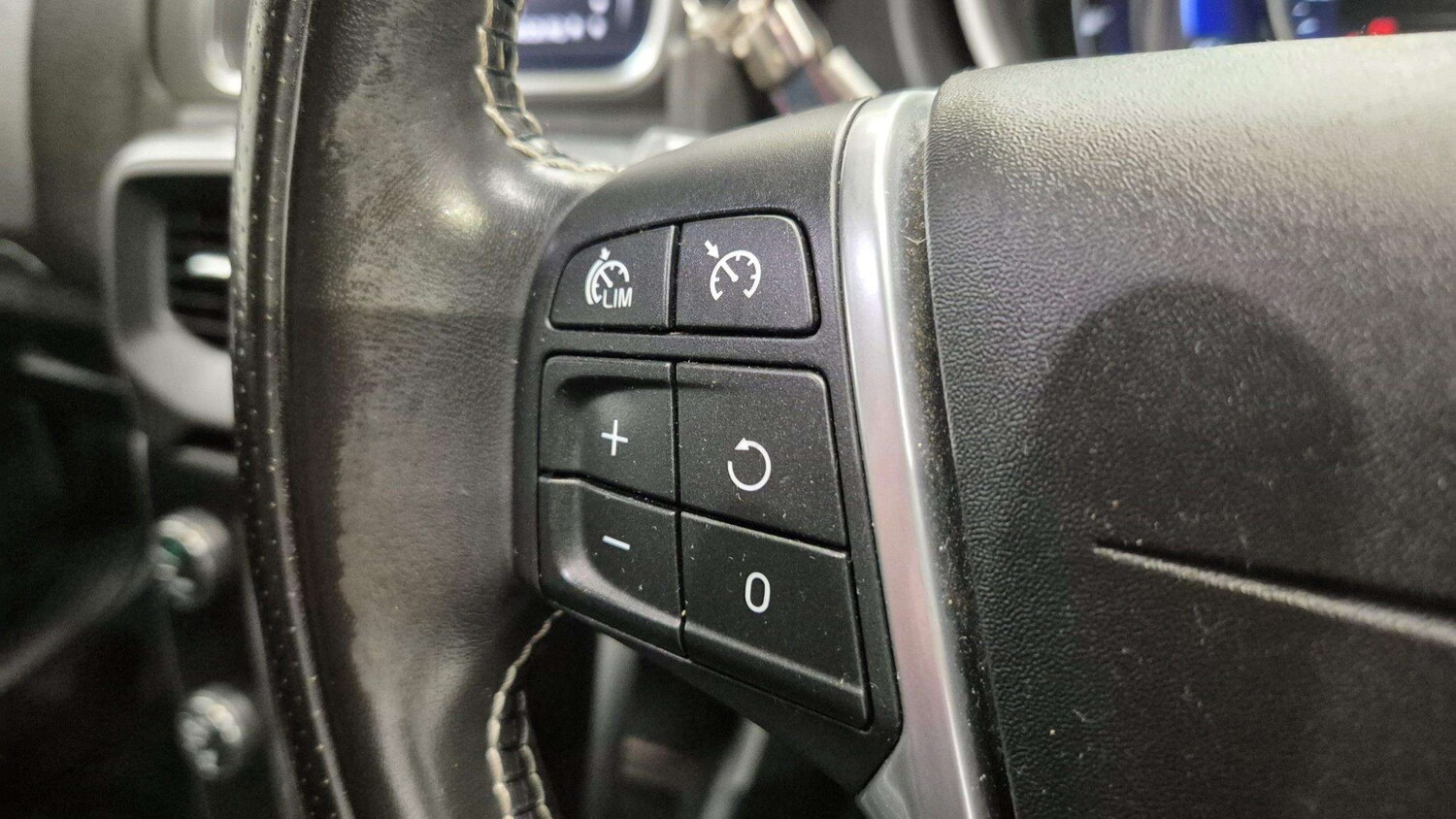 Used Volvo V40 2017 for sale - 75592287: Photo 23