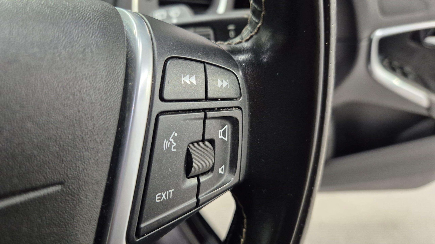 Used Volvo V40 2017 for sale - 75592287: Photo 24