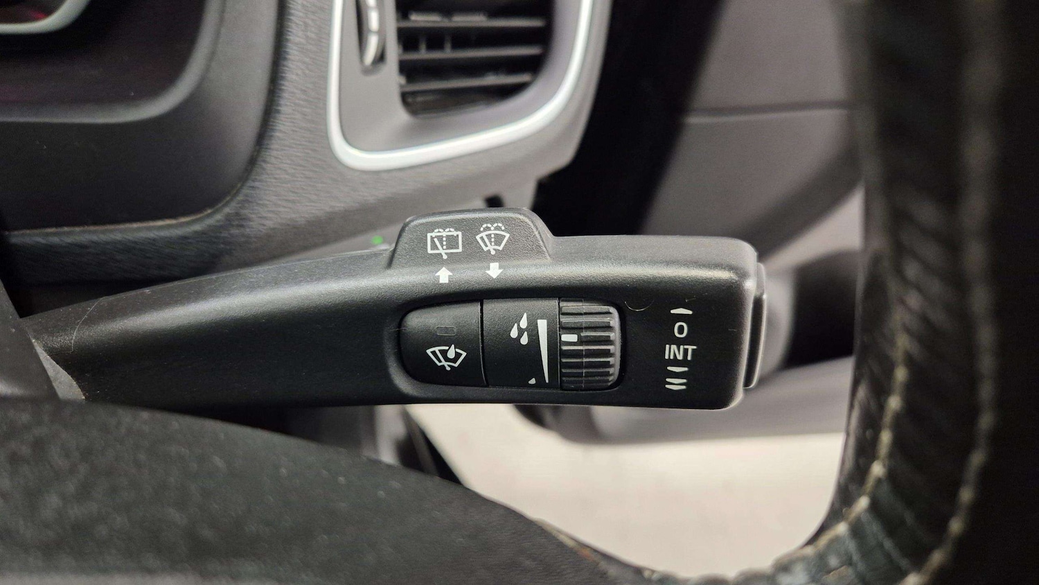 Used Volvo V40 2017 for sale - 75592287: Photo 25