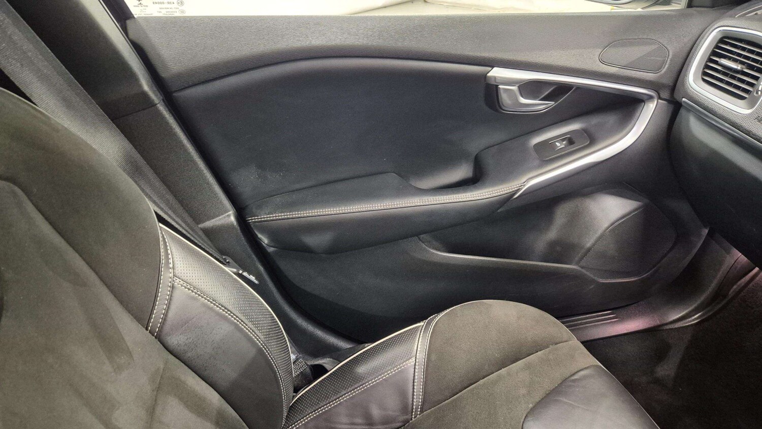 Used Volvo V40 2017 for sale - 75592287: Photo 32