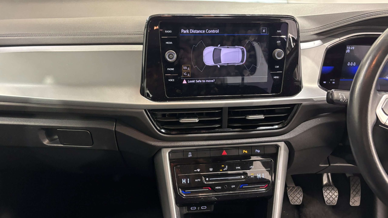 Used Volkswagen T-Roc 2022 for sale - 76705170: Photo 17