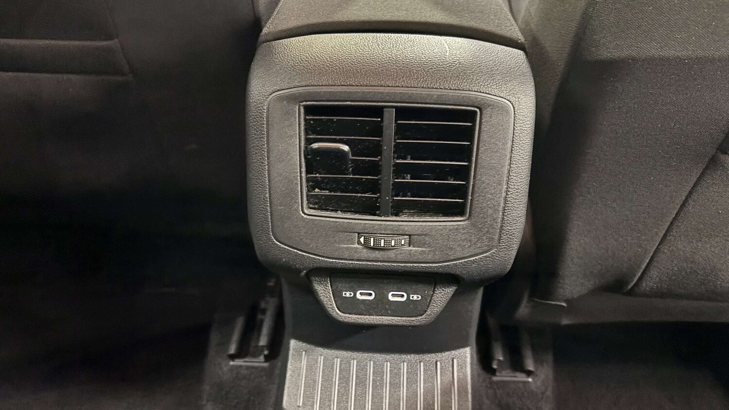 Used Volkswagen T-Roc 2022 for sale - 76705170: Photo 20