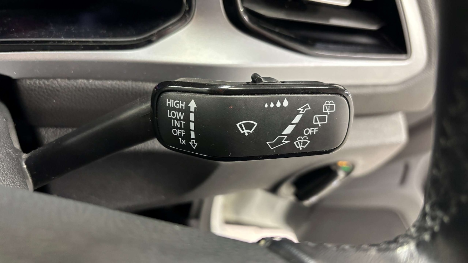 Used Volkswagen T-Roc 2022 for sale - 76705170: Photo 27