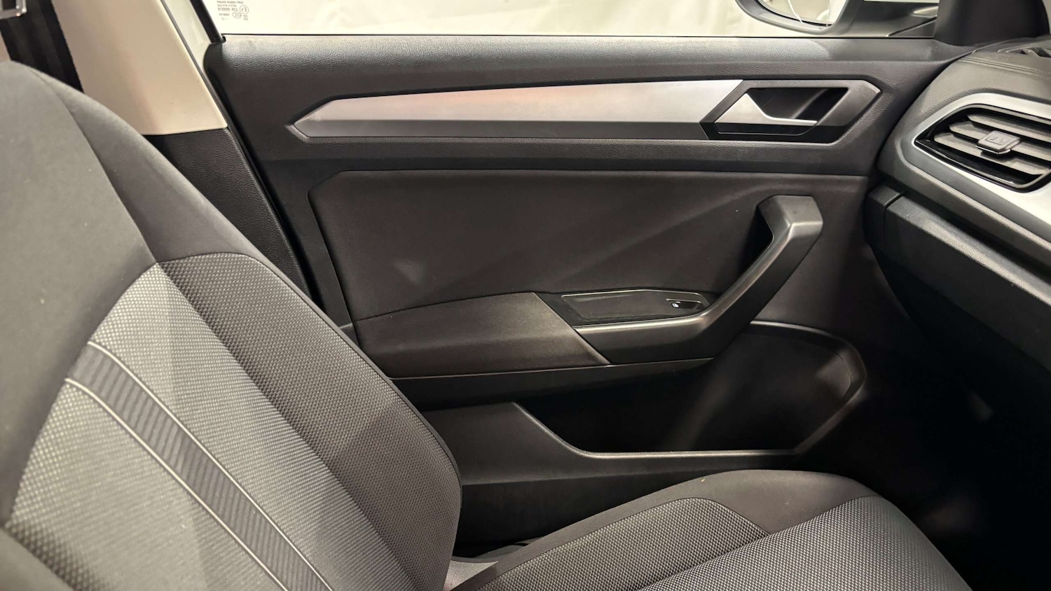 Used Volkswagen T-Roc 2022 for sale - 76705170: Photo 33