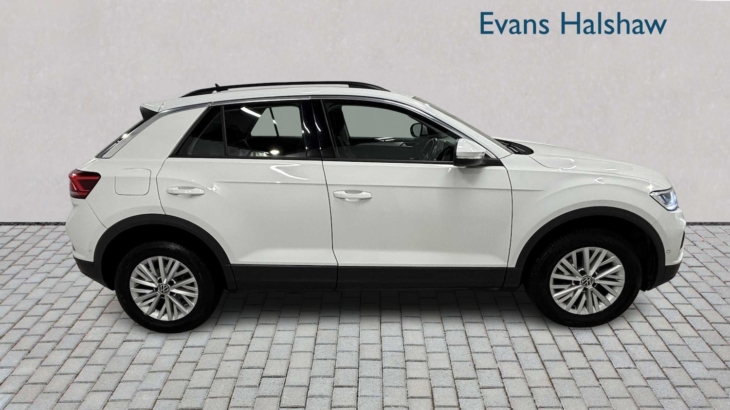 Used Volkswagen T-Roc 2022 for sale - 76705170: Photo 4