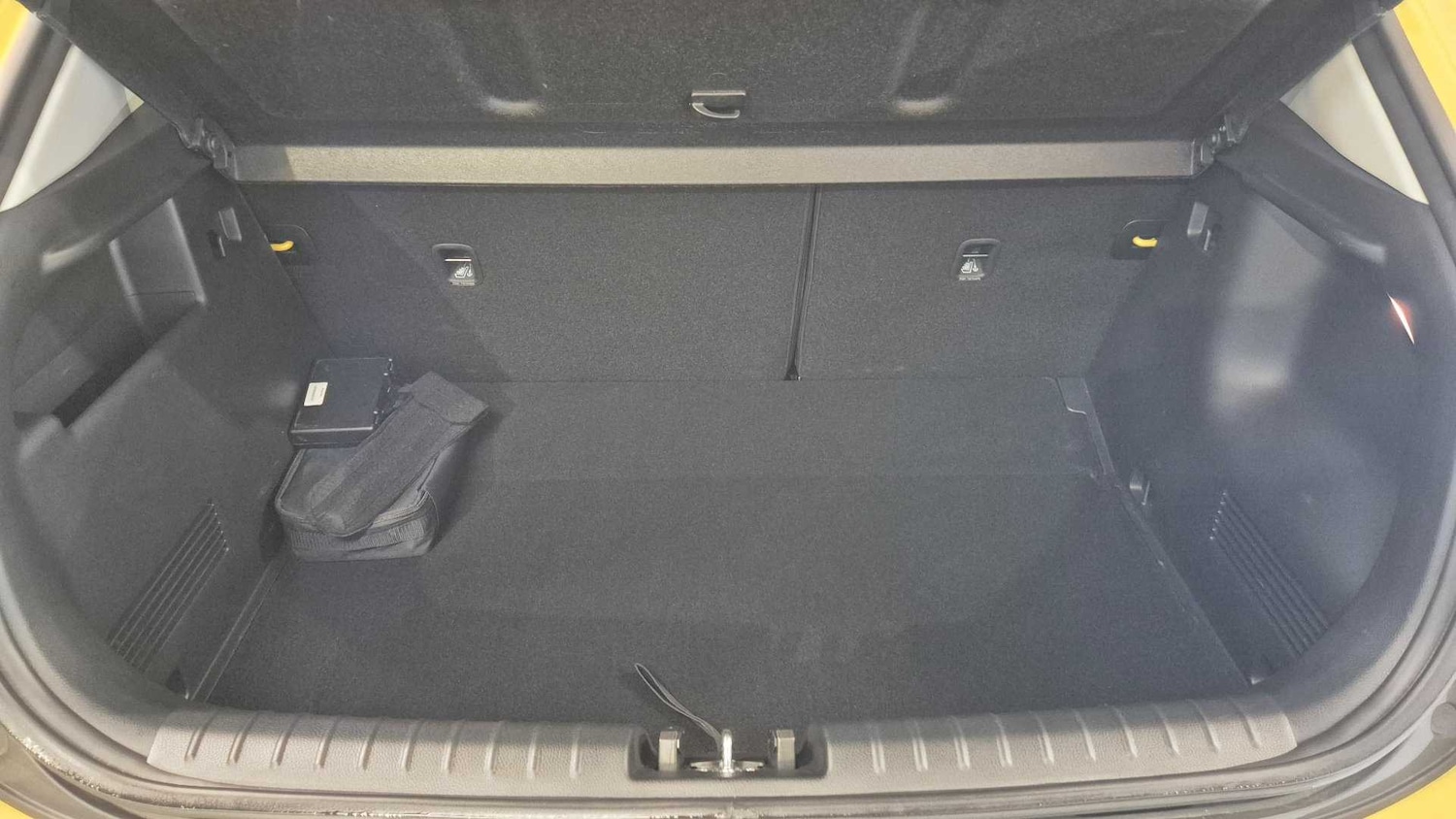 Used Kia Stonic 2023 for sale - 77099592: Photo 12