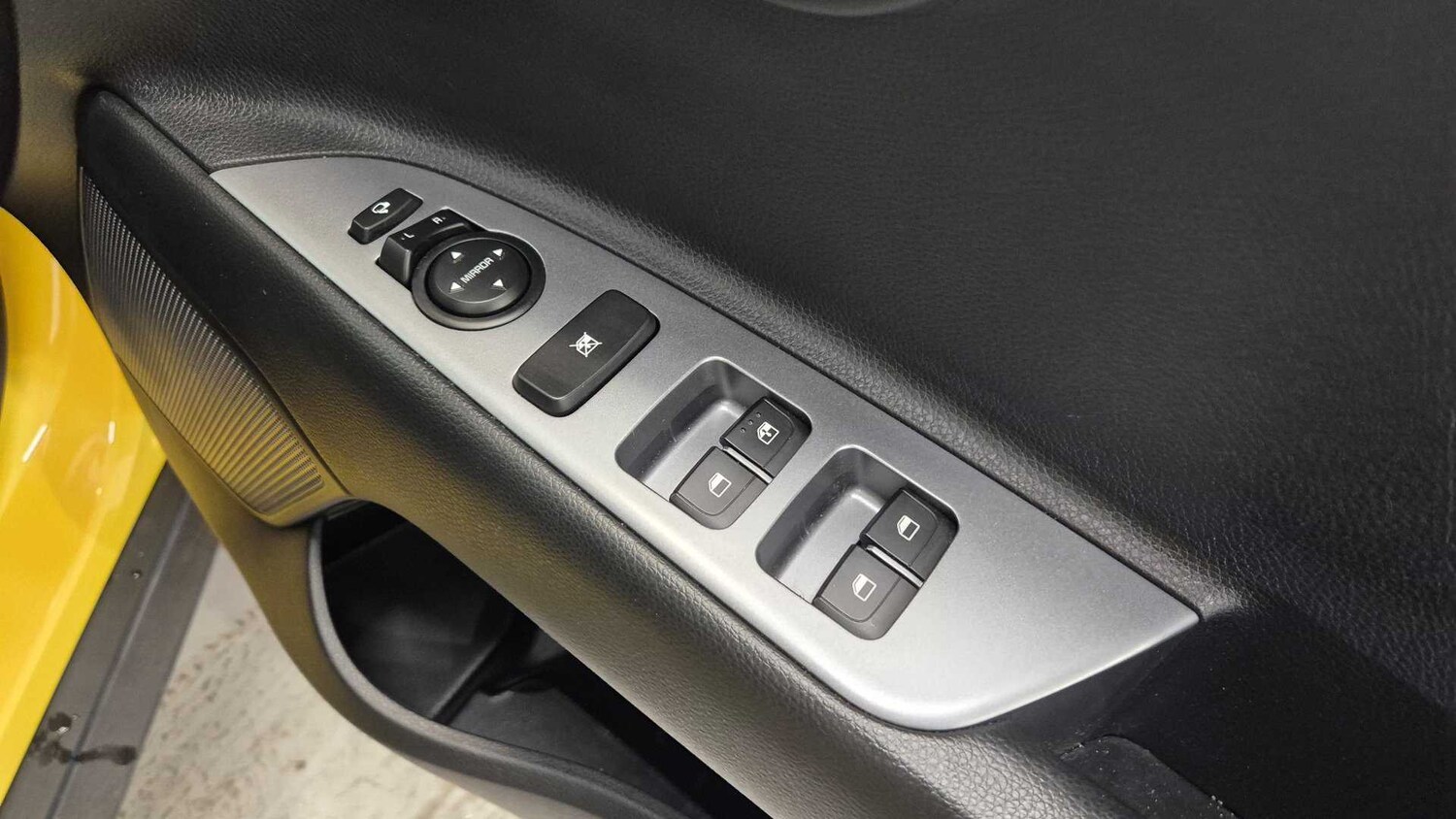 Used Kia Stonic 2023 for sale - 77099592: Photo 19