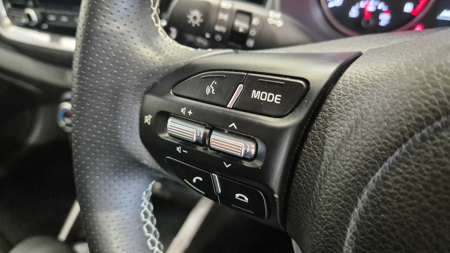 Used Kia Stonic 2023 for sale - 77099592: Photo 24