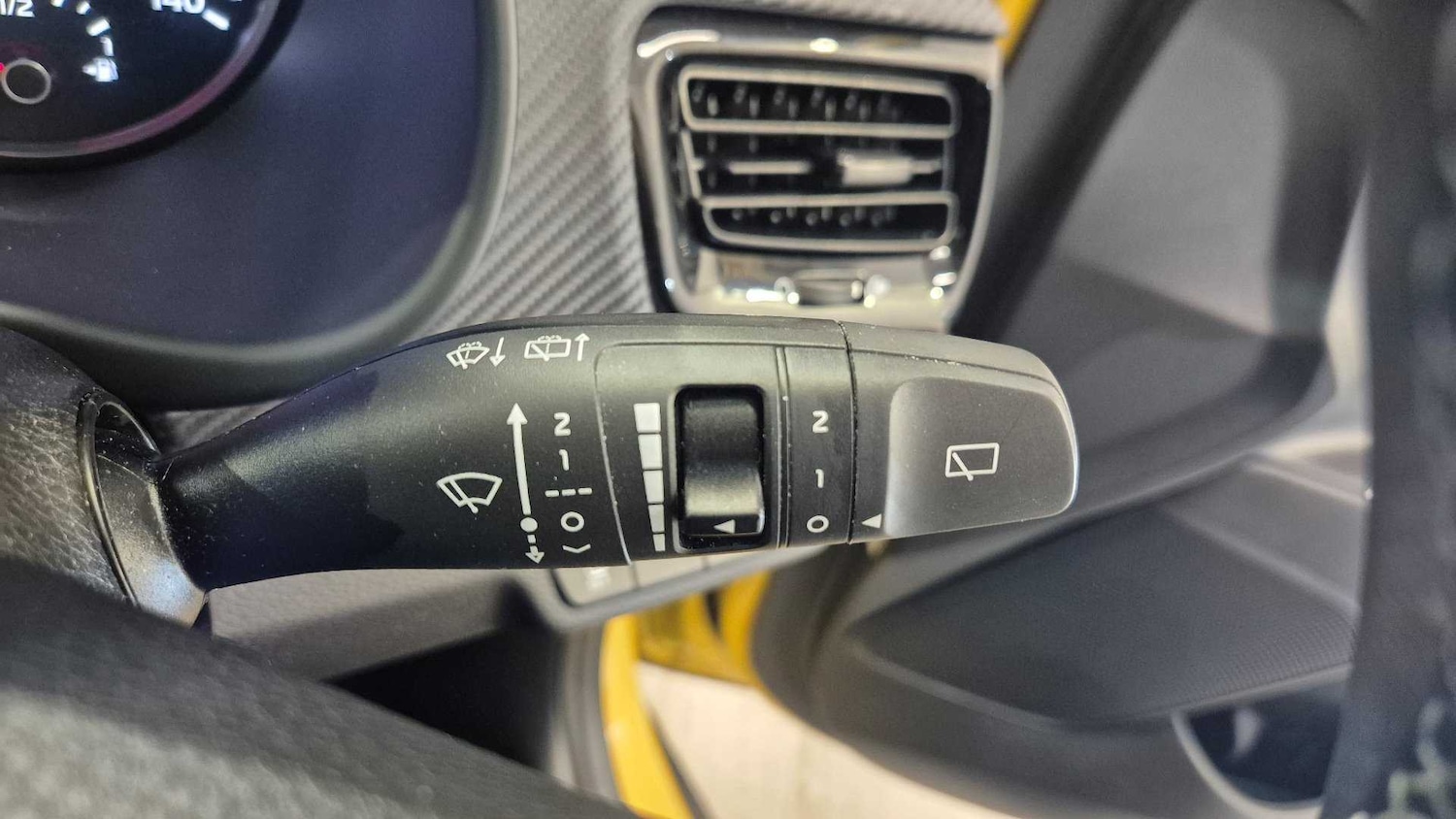 Used Kia Stonic 2023 for sale - 77099592: Photo 26