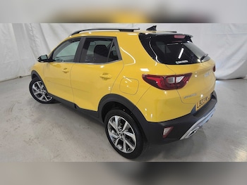 Used Kia Stonic 2023 for sale - 77099592: Photo