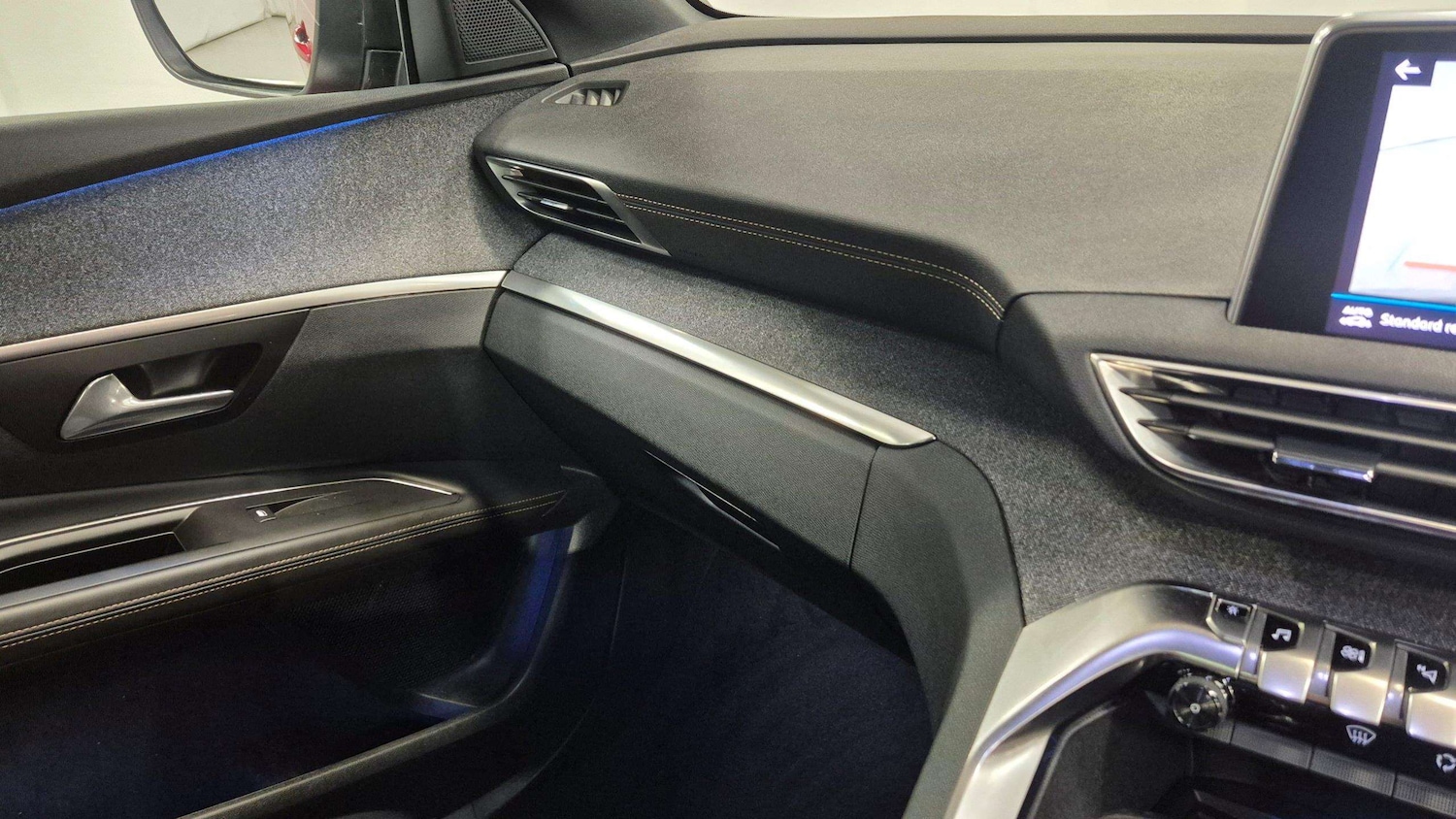 Used Peugeot 3008 2017 for sale - 76610477: Photo 32