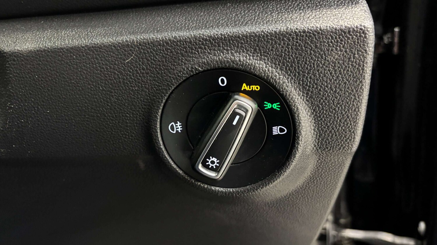 Used Volkswagen T-Roc 2023 for sale - 77648804: Photo 20