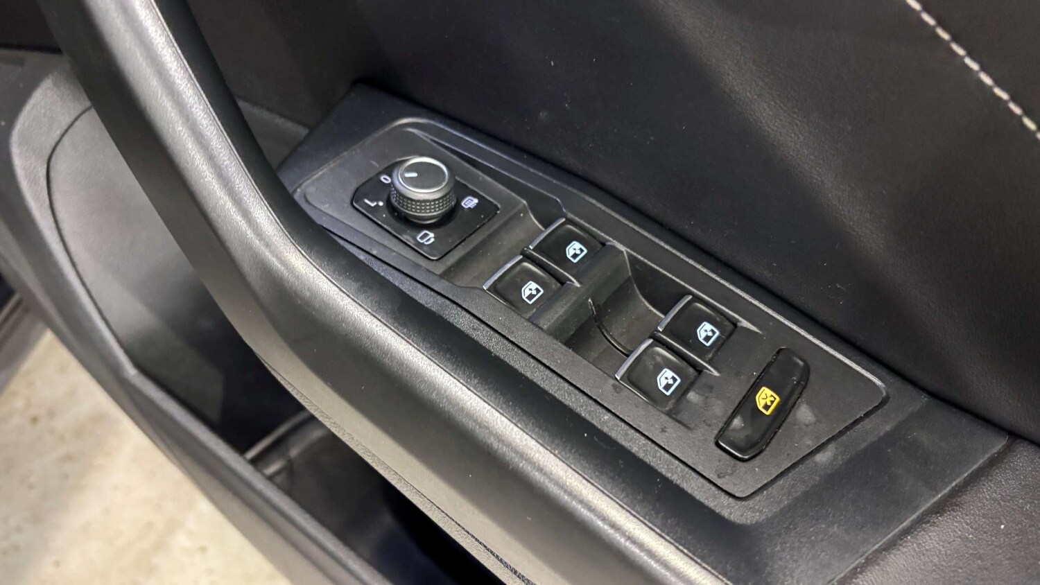 Used Volkswagen T-Roc 2023 for sale - 77648804: Photo 21