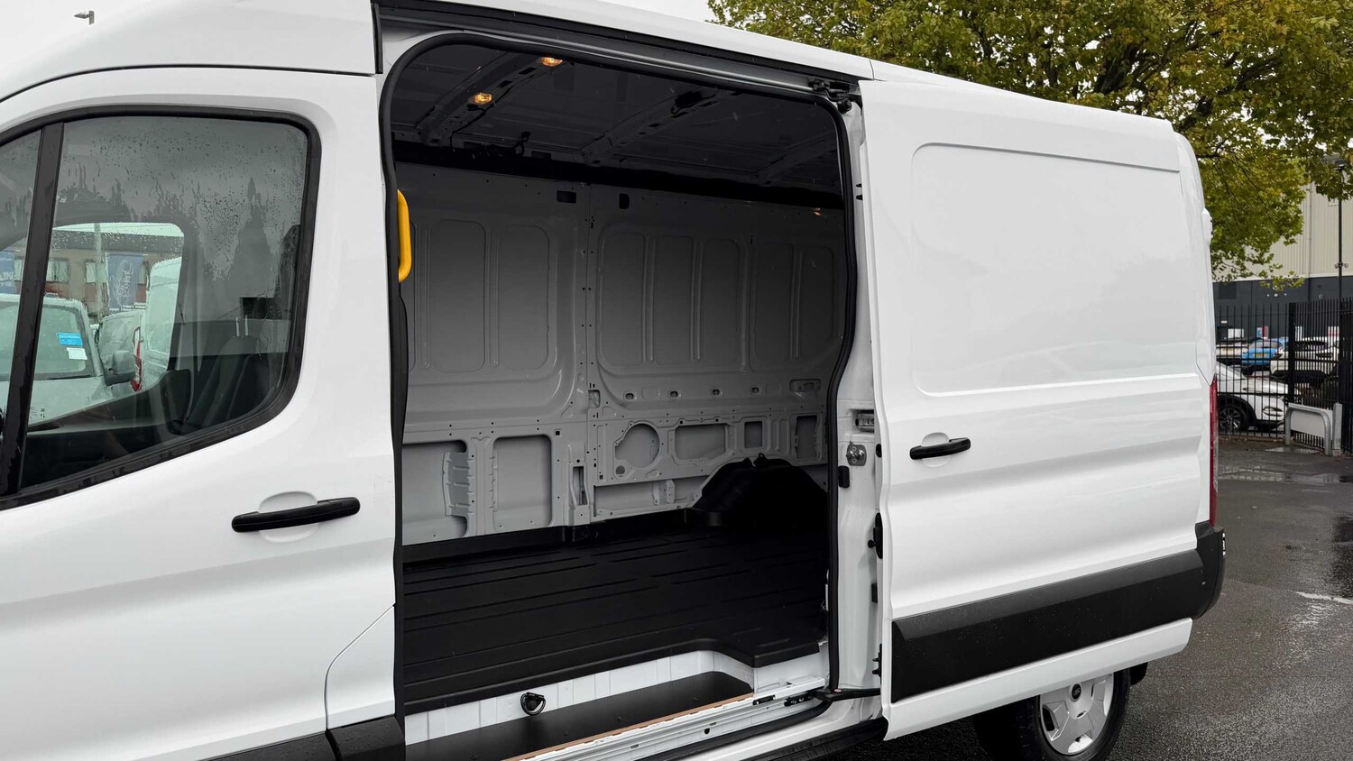 Used Ford E-Transit for sale - 76390574: Photo 17