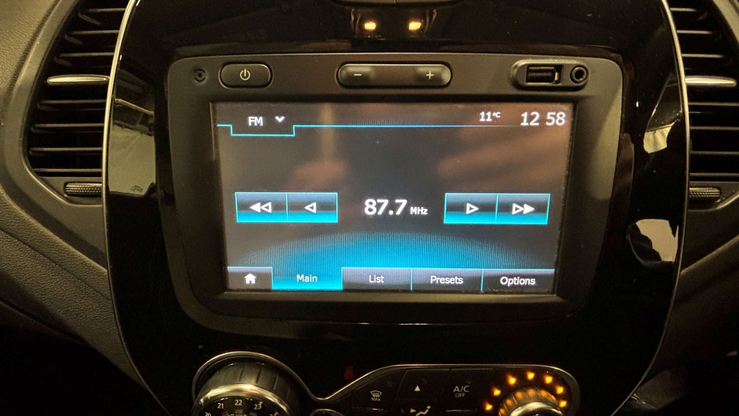 Used Renault Captur 2018 for sale - 77500364: Photo 28