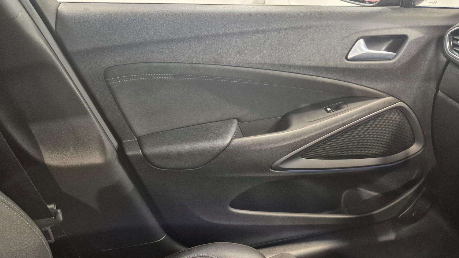 Used Vauxhall Crossland 2022 for sale - 76475874: Photo 34