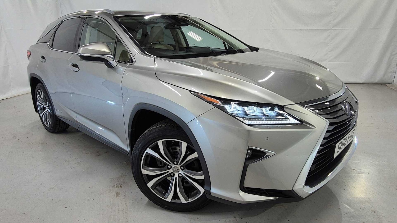 Used Lexus RX 2018 for sale - 76100635: Photo 1
