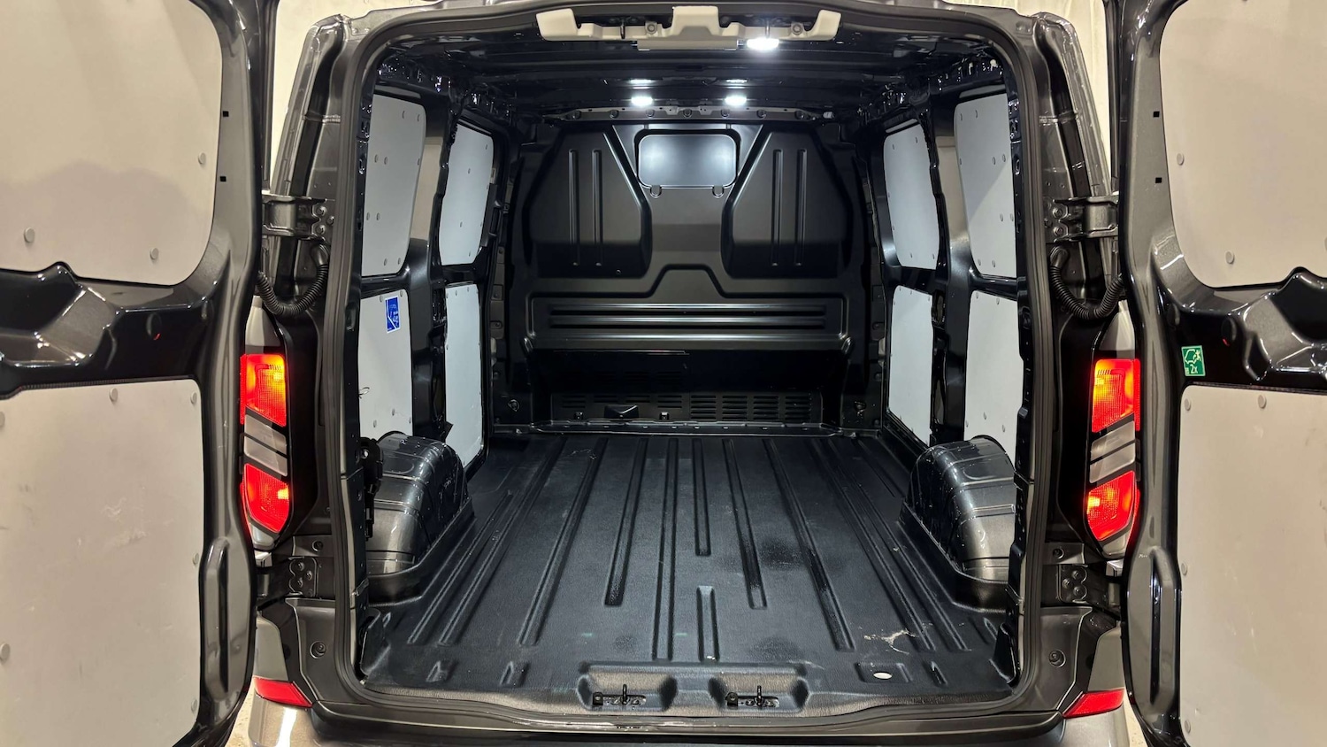 Used Ford Transit Custom 2024 for sale - 77270316: Photo 13