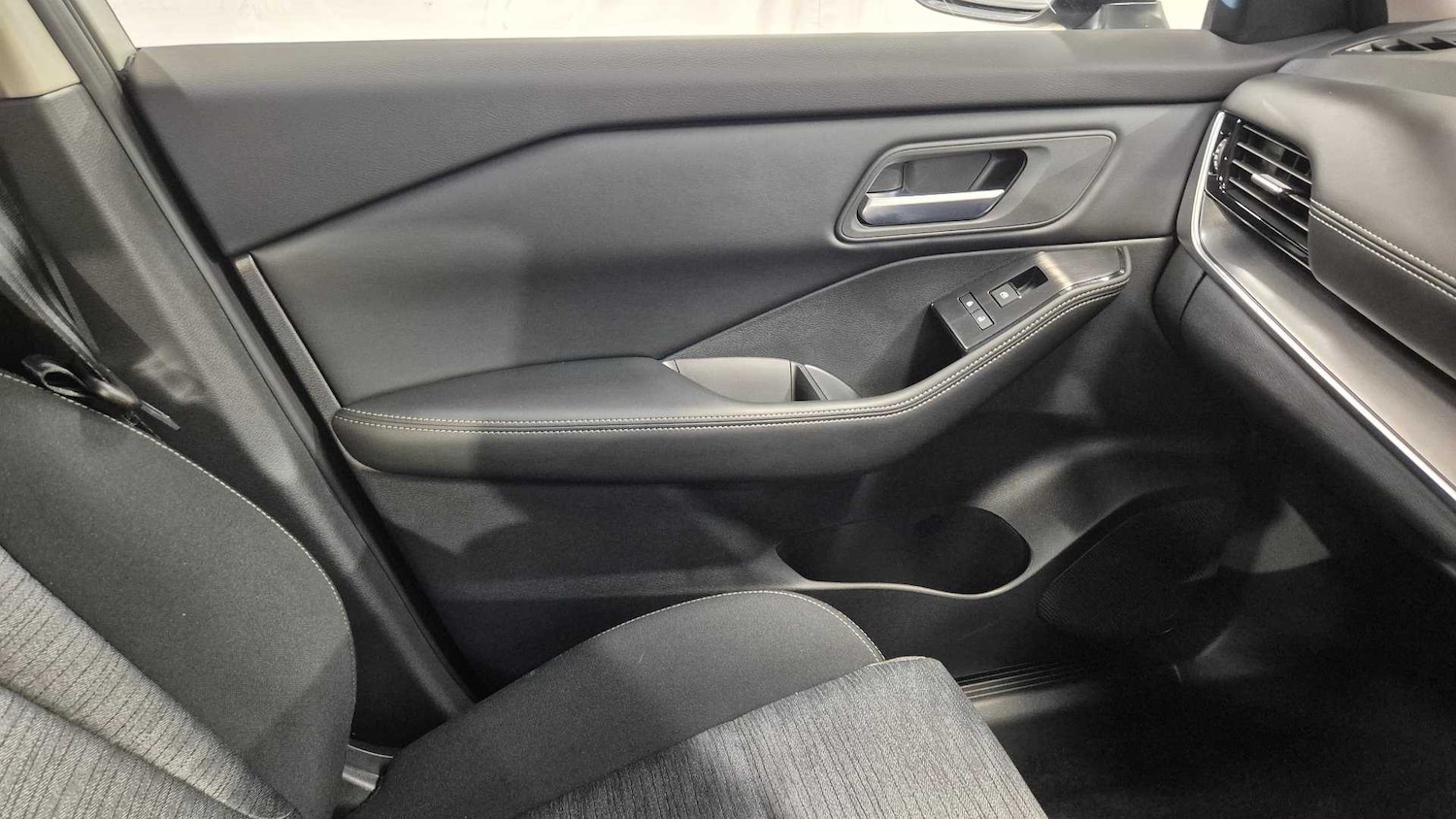 Used Nissan X-Trail 2024 for sale - 76691989: Photo 34