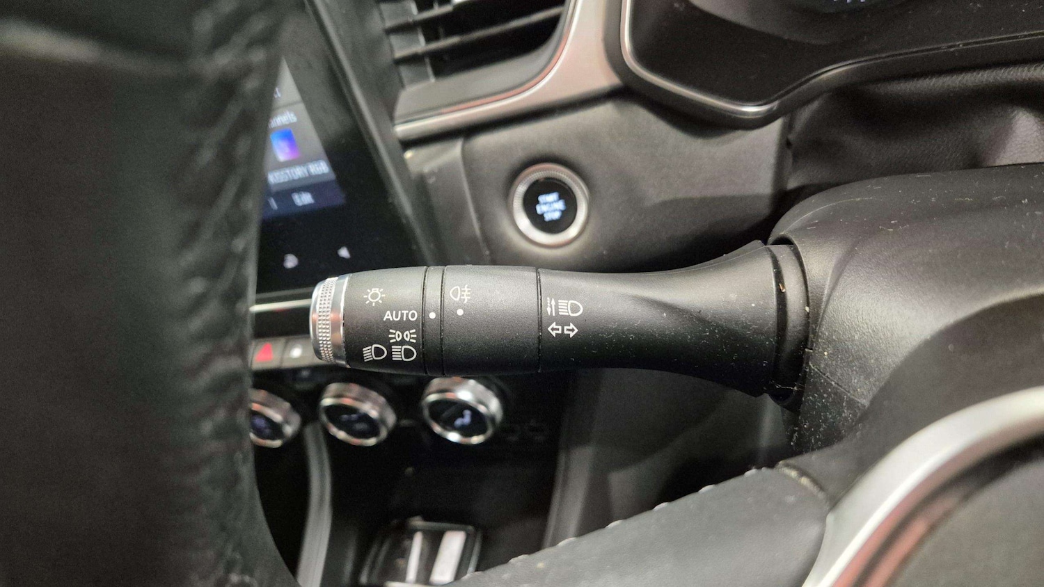 Used Renault Captur 2020 for sale - 76442398: Photo 25