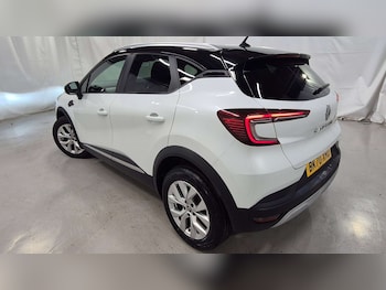 Used Renault Captur 2020 for sale - 76442398: Photo