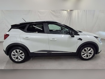 Used Renault Captur 2020 for sale - 76442398: Photo