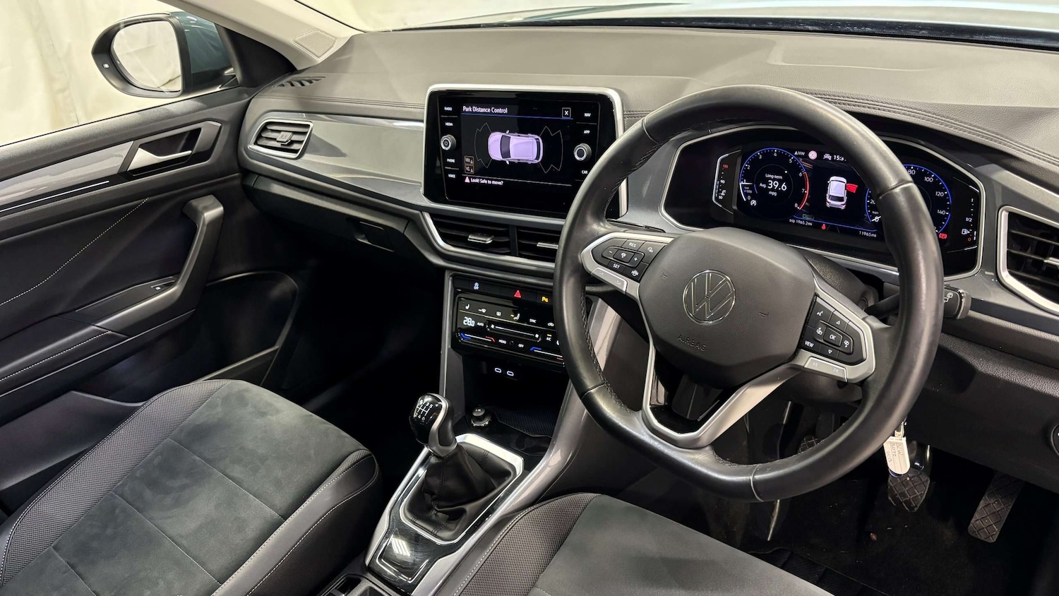 Used Volkswagen T-Roc 2022 for sale - 76929106: Photo 14