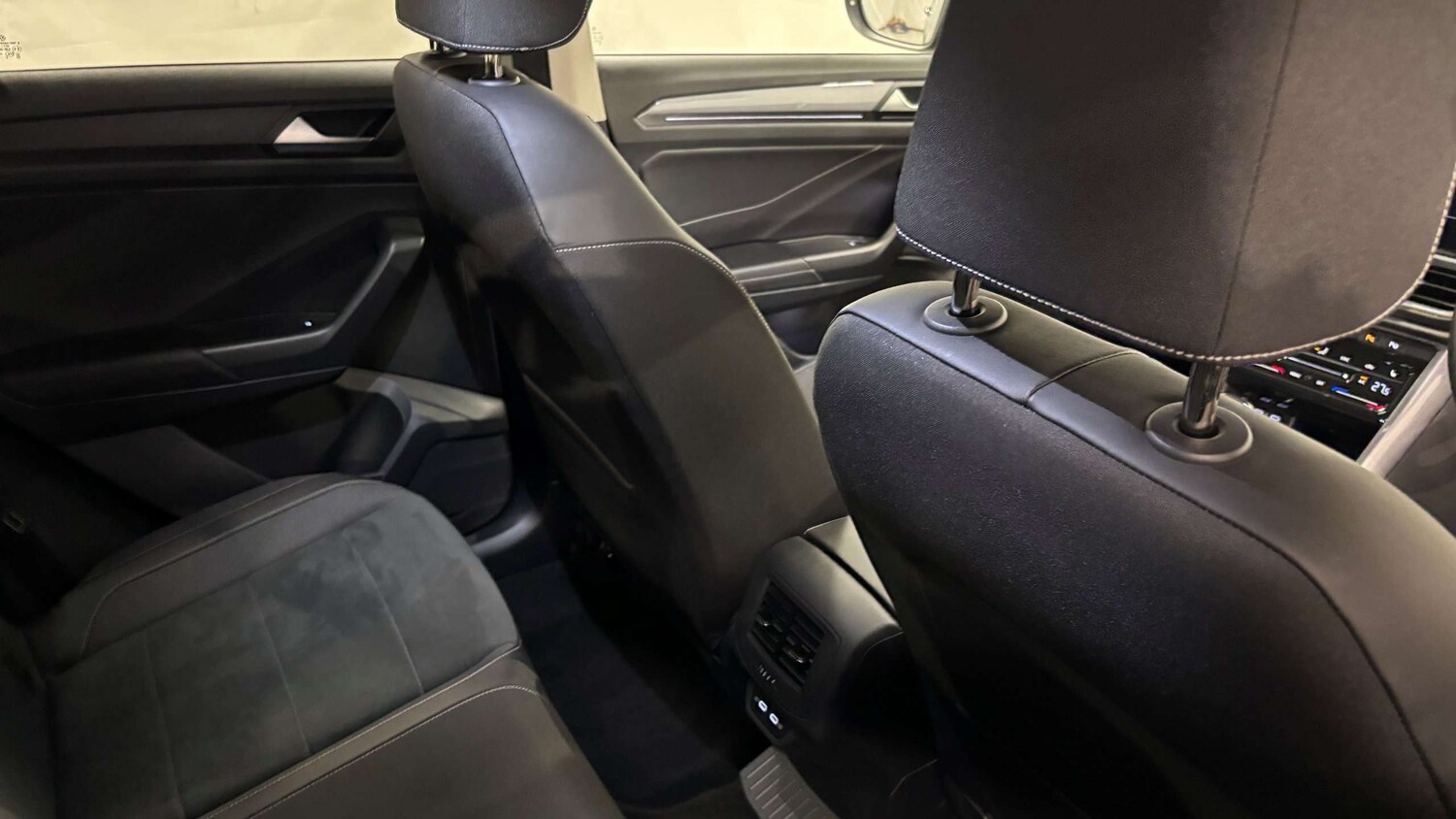 Used Volkswagen T-Roc 2022 for sale - 76929106: Photo 16