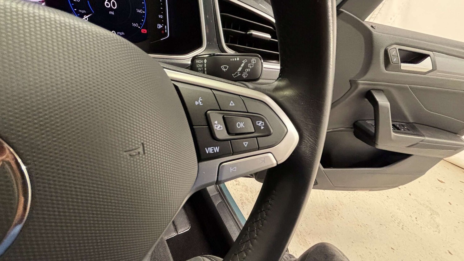 Used Volkswagen T-Roc 2022 for sale - 76929106: Photo 23