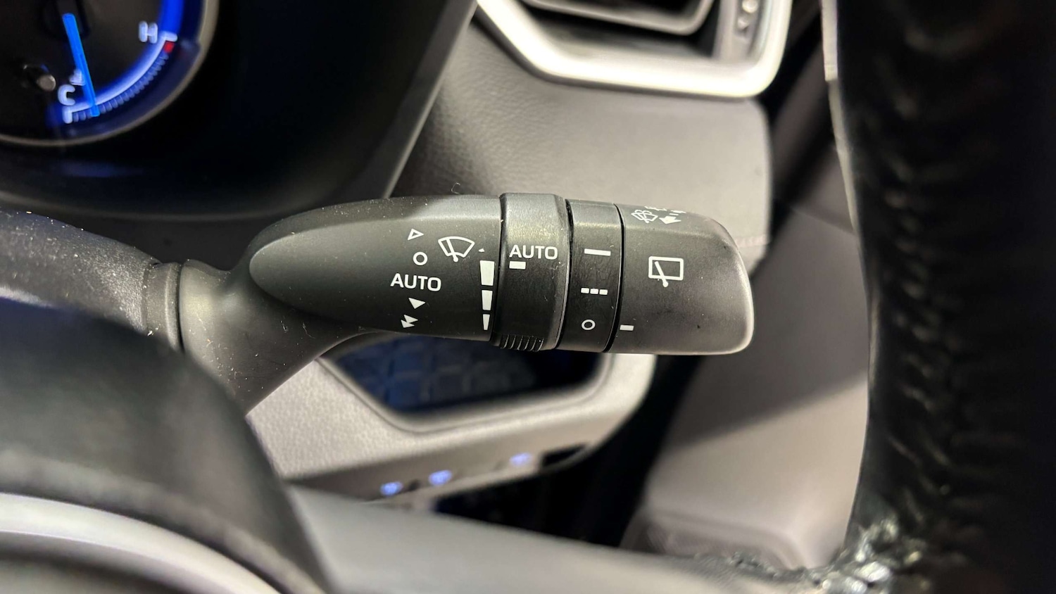 Used Toyota RAV4 2019 for sale - 77083080: Photo 24