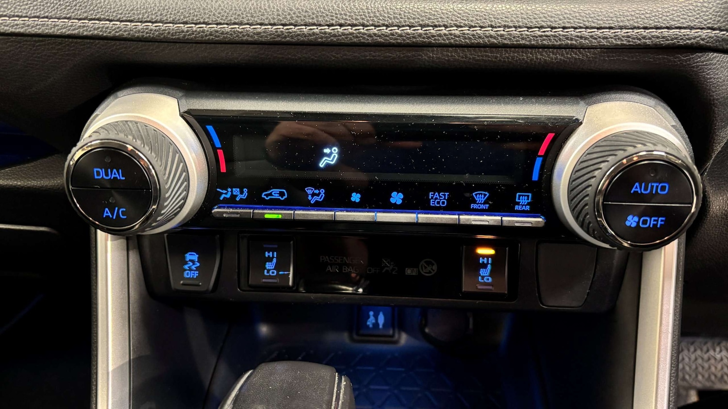 Used Toyota RAV4 2019 for sale - 77083080: Photo 28