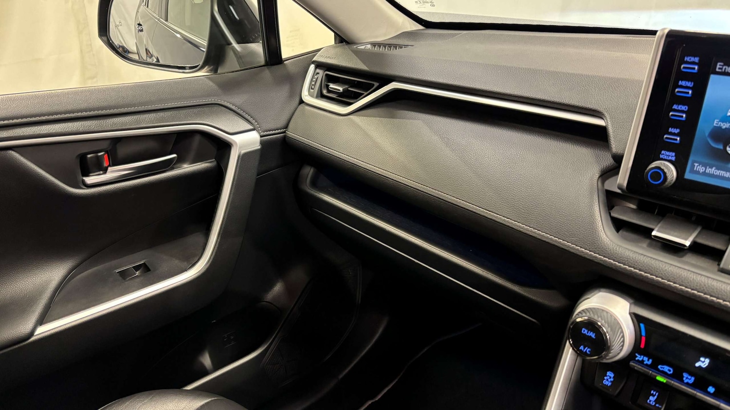 Used Toyota RAV4 2019 for sale - 77083080: Photo 32