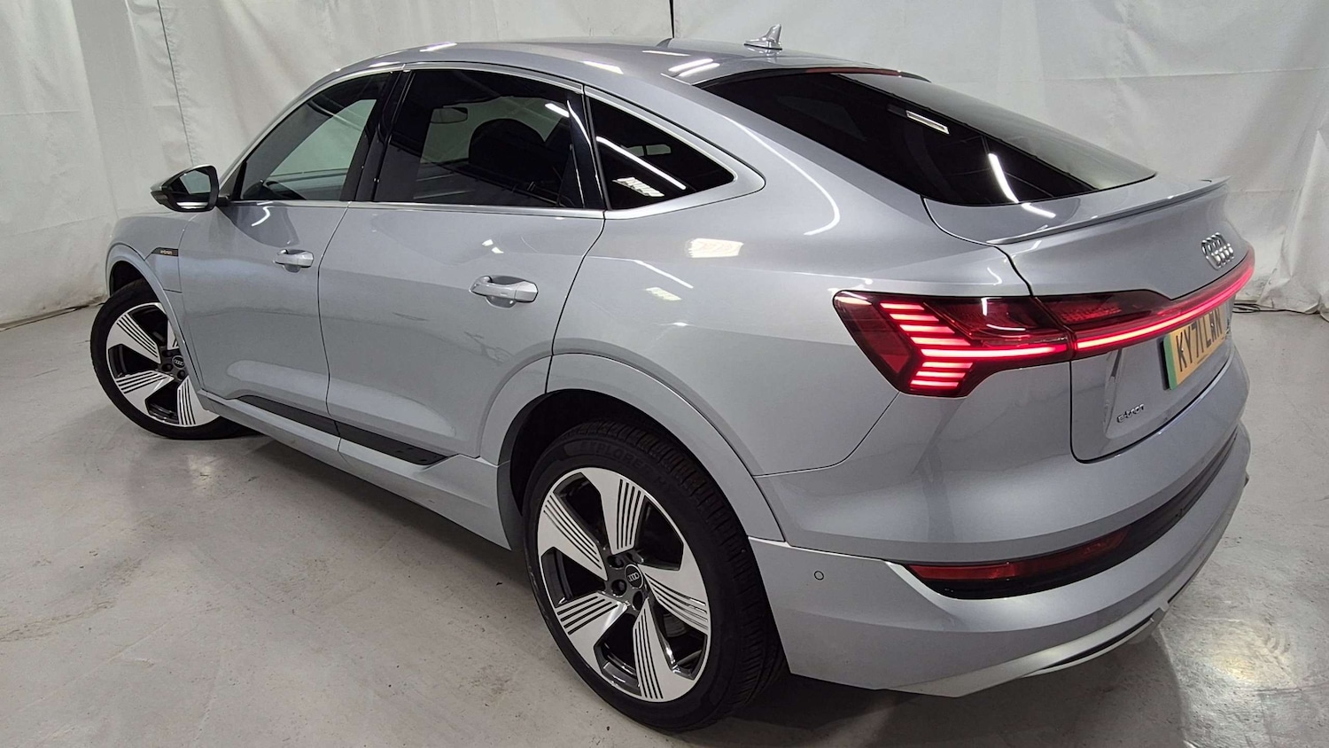 Used Audi e-tron 2021 for sale - 77068667: Photo 3