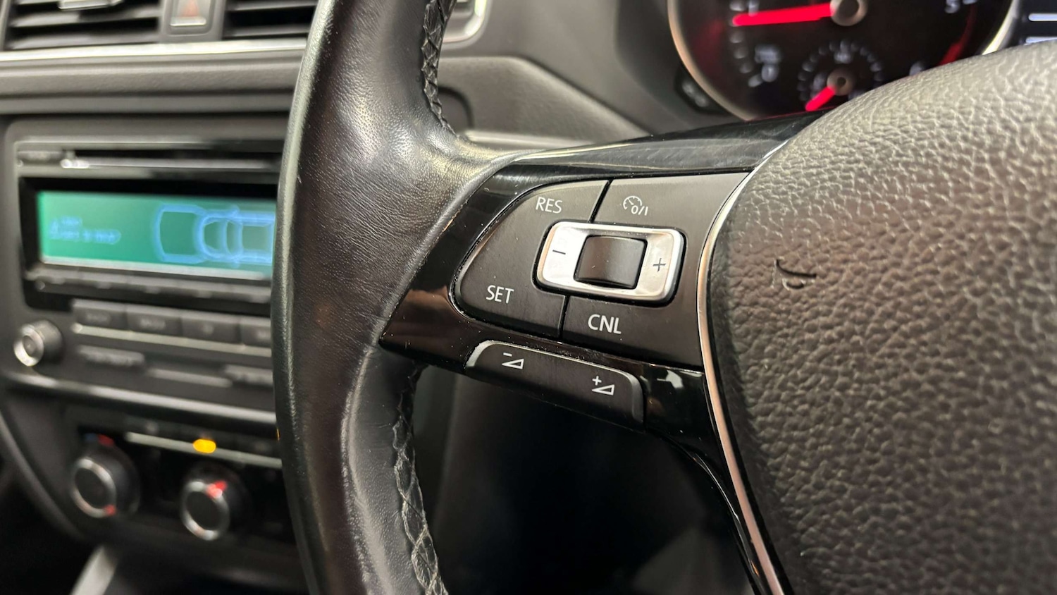 Used Volkswagen Jetta 2015 for sale - 76540798: Photo 24