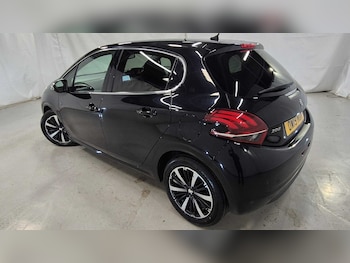 Used Peugeot 208 2019 for sale - 75317686: Photo