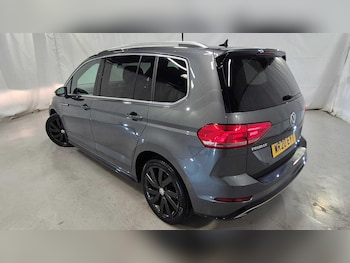 Used Volkswagen Touran 2020 for sale - 75452867: Photo