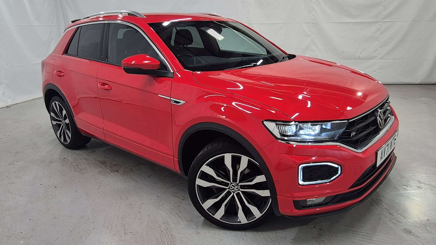 Used Volkswagen T-Roc 2021 for sale - 76636783: Photo 1