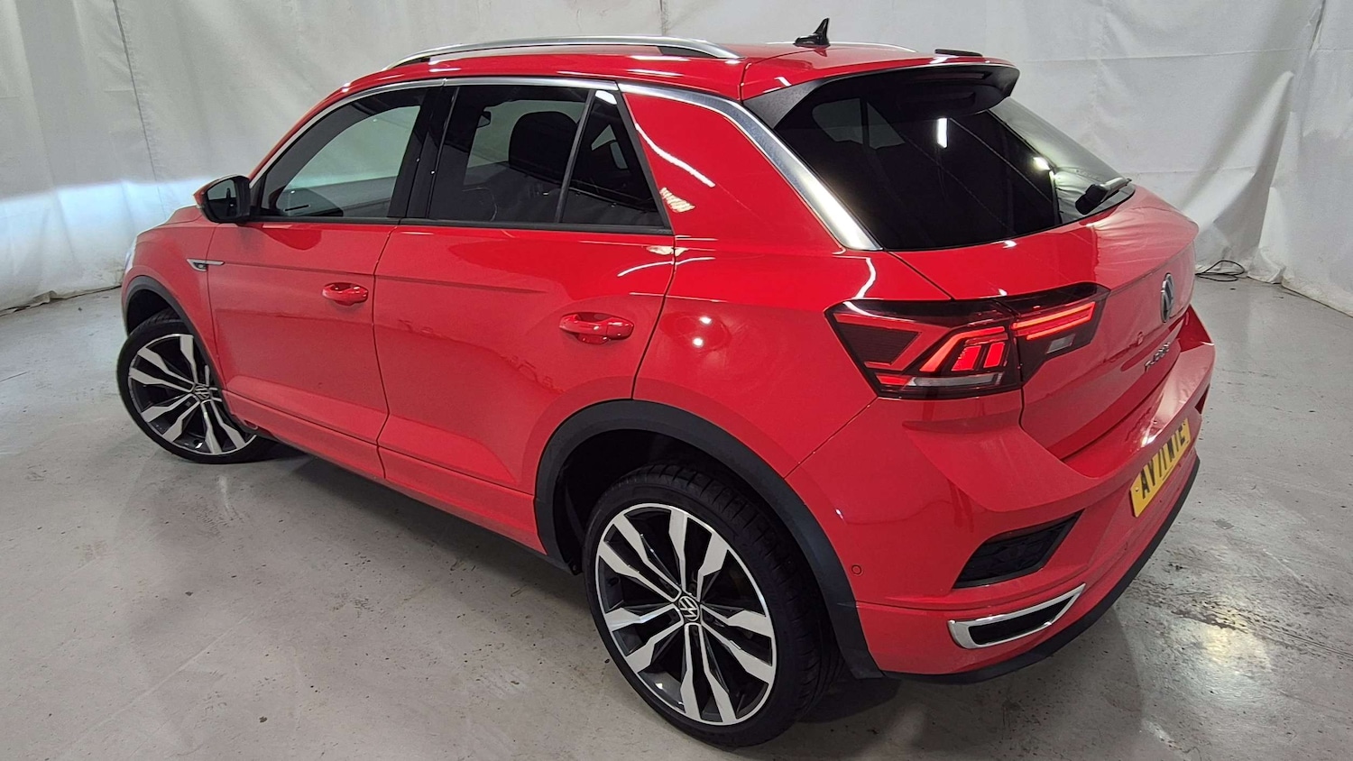 Used Volkswagen T-Roc 2021 for sale - 76636783: Photo 3