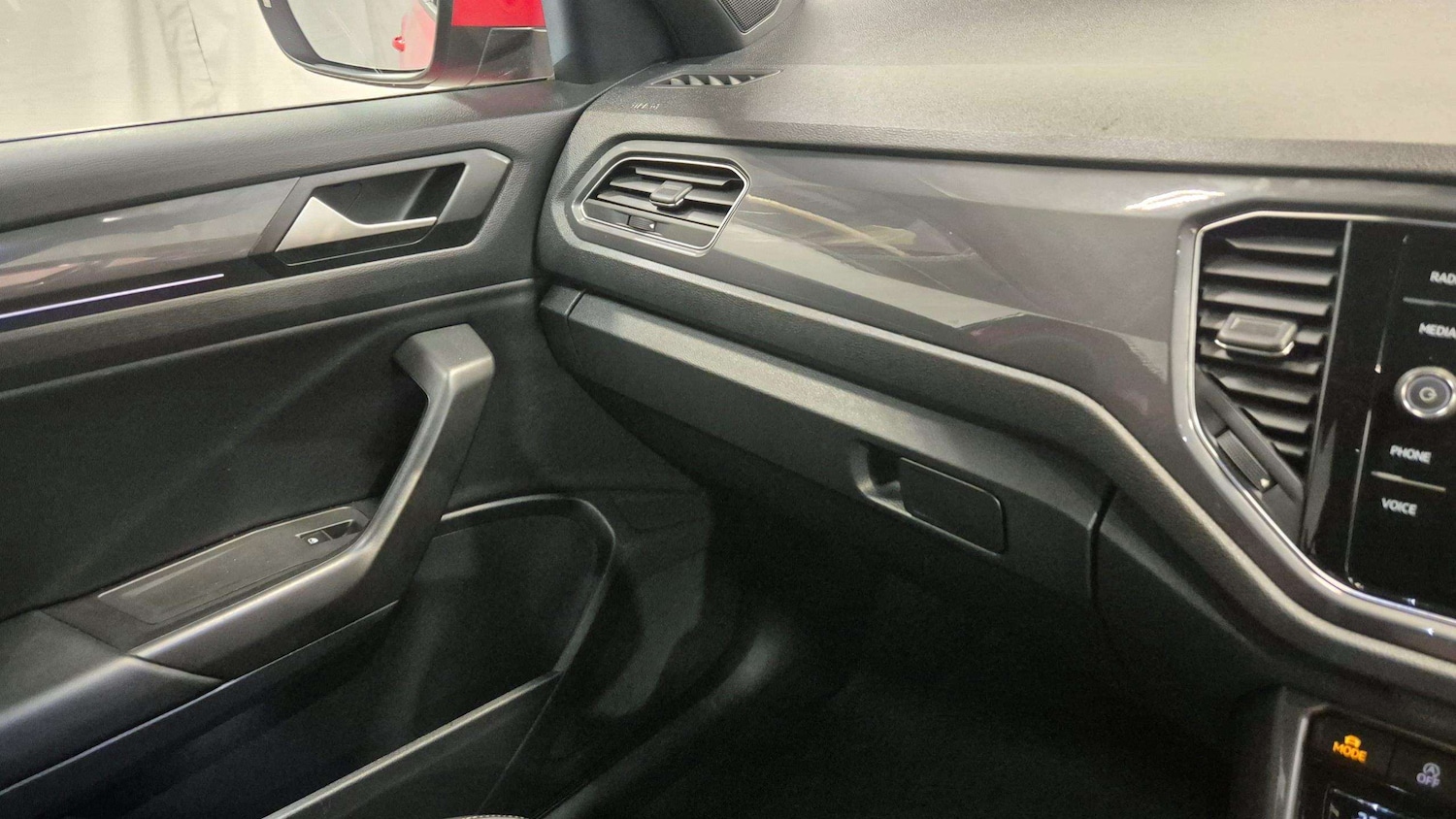 Used Volkswagen T-Roc 2021 for sale - 76636783: Photo 31