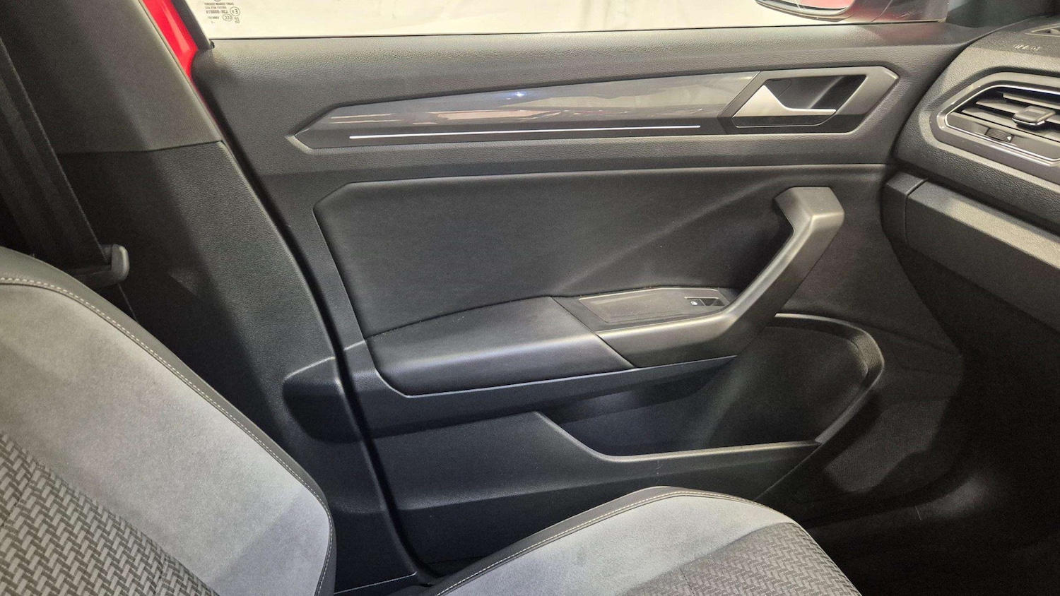 Used Volkswagen T-Roc 2021 for sale - 76636783: Photo 32