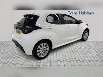 Used Toyota Yaris 2022 for sale - 79455562: Photo
