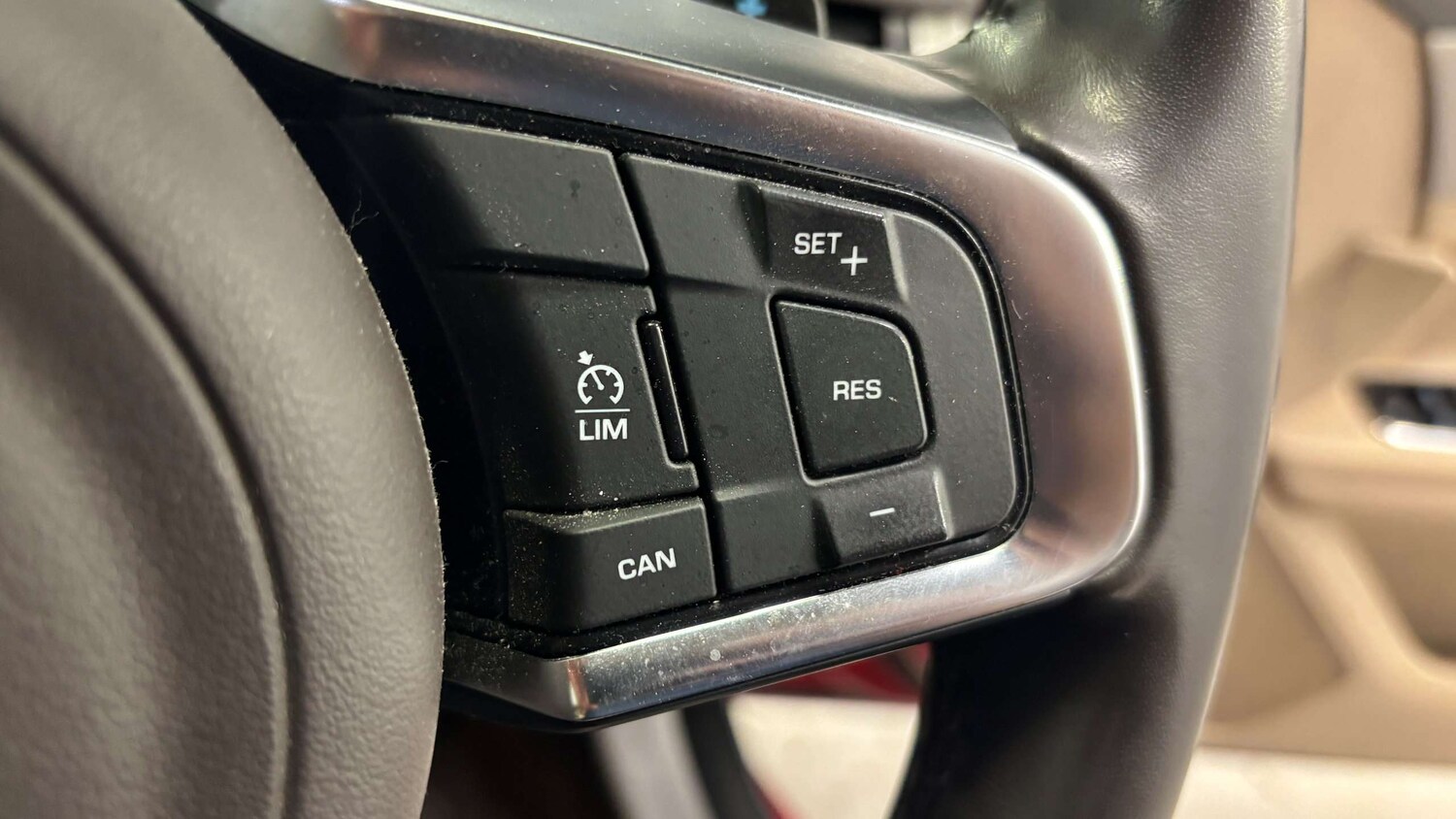 Used Jaguar XF 2018 for sale - 78187845: Photo 23