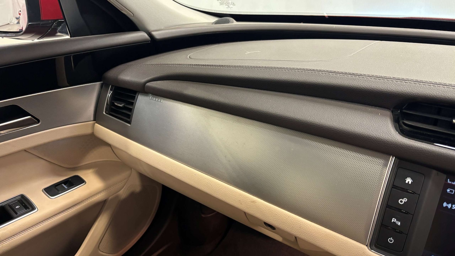 Used Jaguar XF 2018 for sale - 78187845: Photo 33