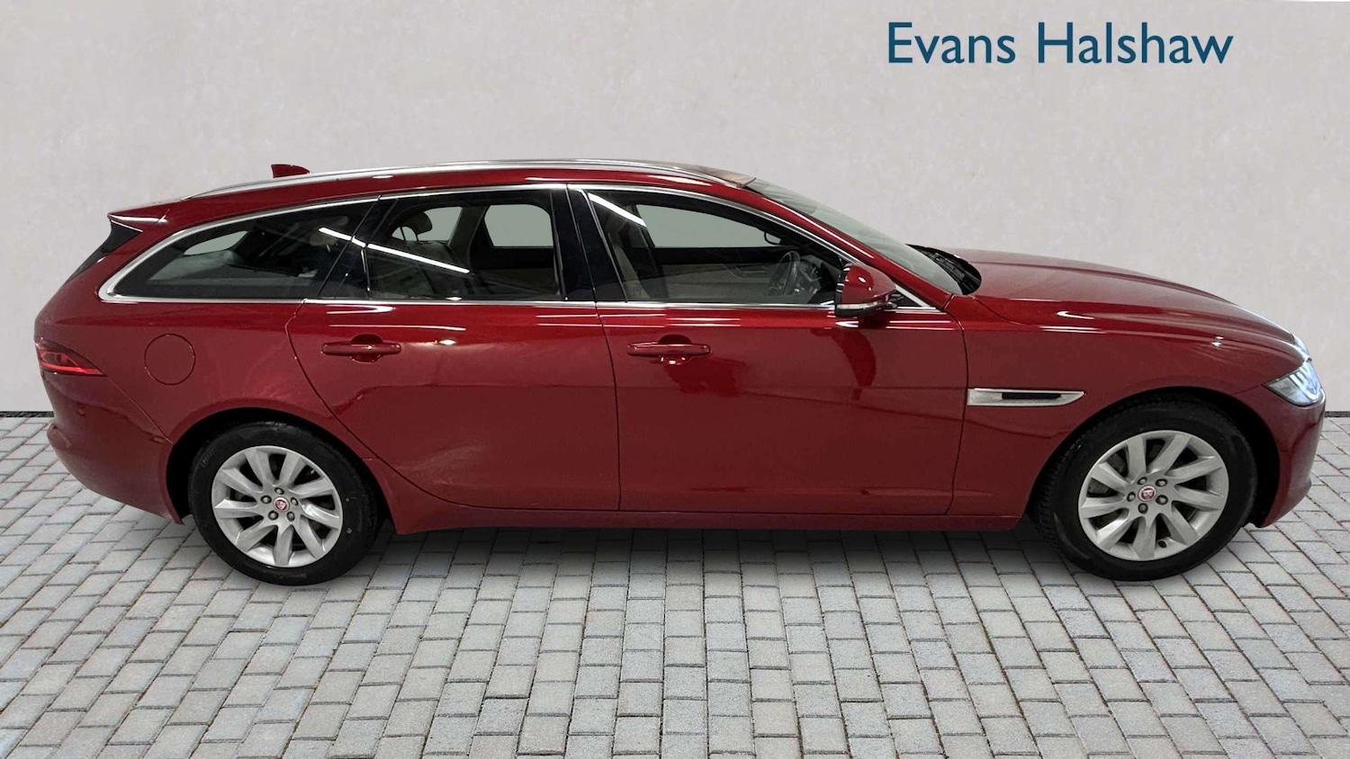 Used Jaguar XF 2018 for sale - 78187845: Photo 4